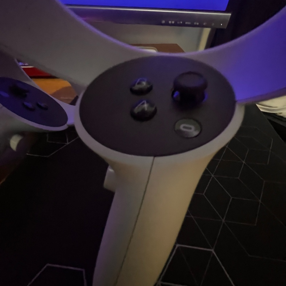 VR META QUEST 2 - Picture 4 of 11